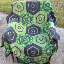Load image into Gallery viewer, Tron Identity Disc Blanket Pattern